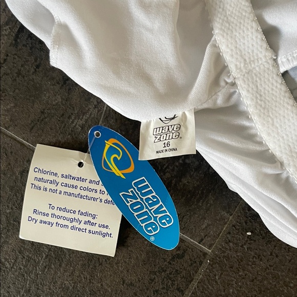 Elegant Black and White Floral Swim Camisole - Picture 2 of 3